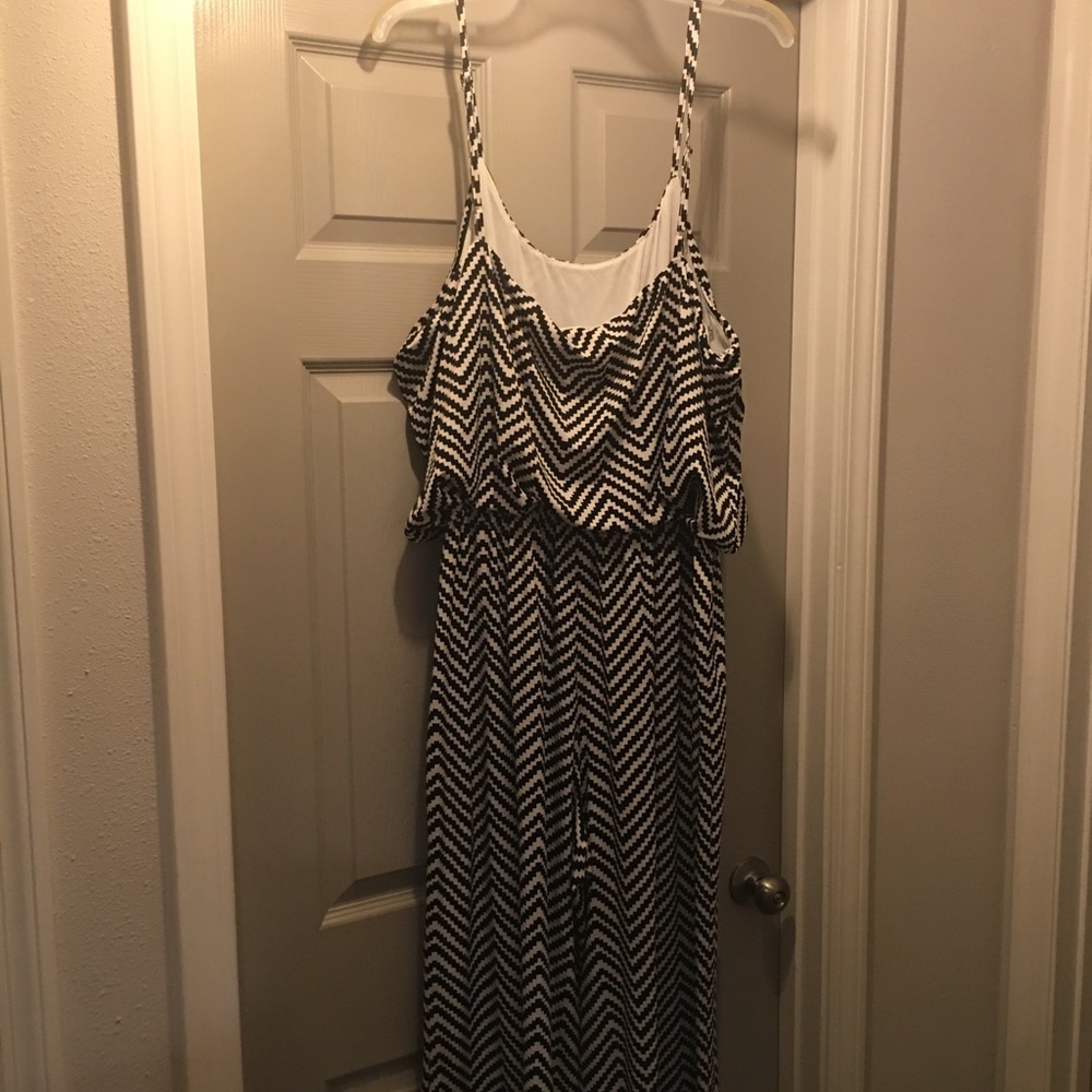 Sweet little romper. light weight. flavored leg. Made by Magic.